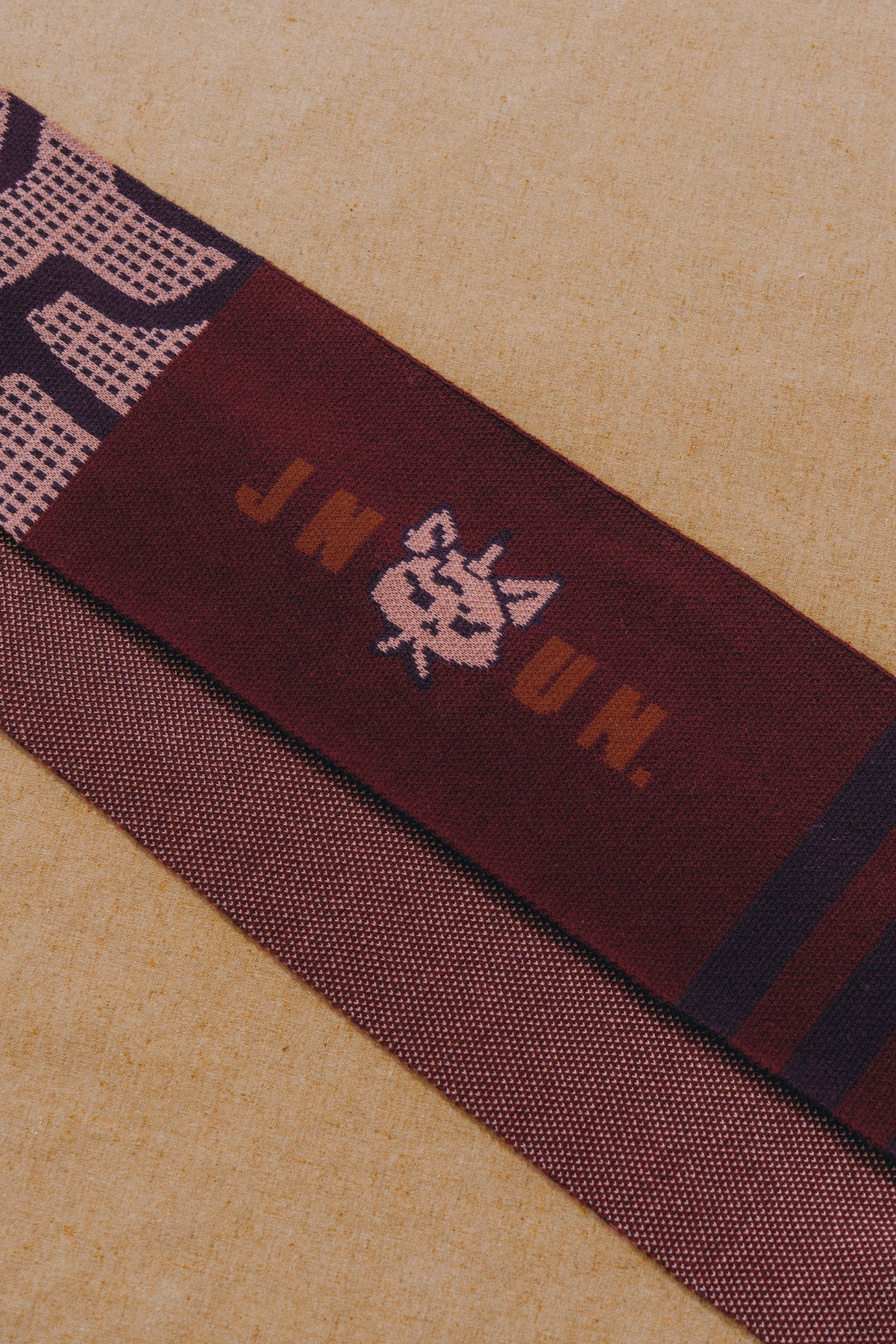 JNUN JACQUARD KNIT SCARF
