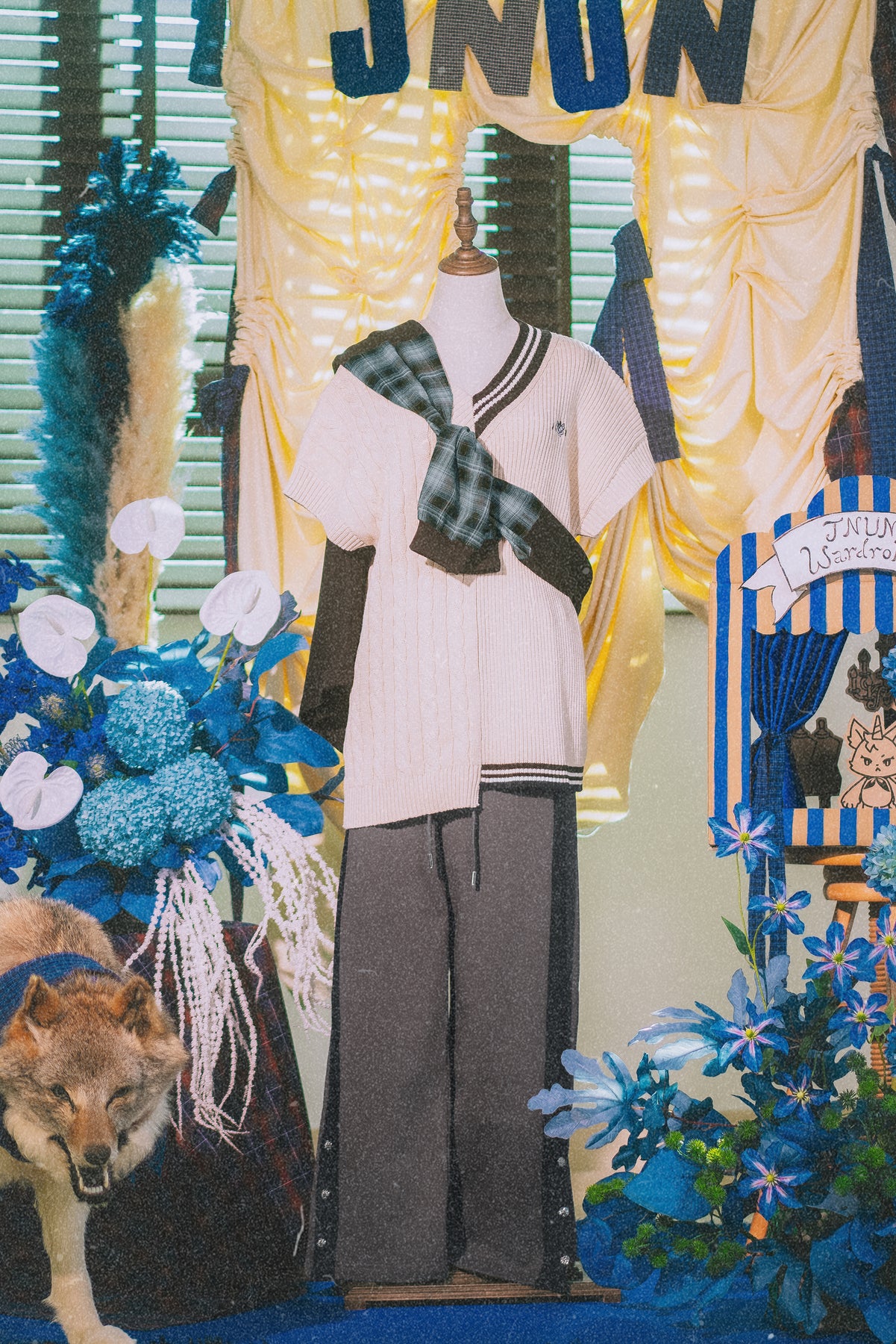 JNUN KNIT SWEATER VEST