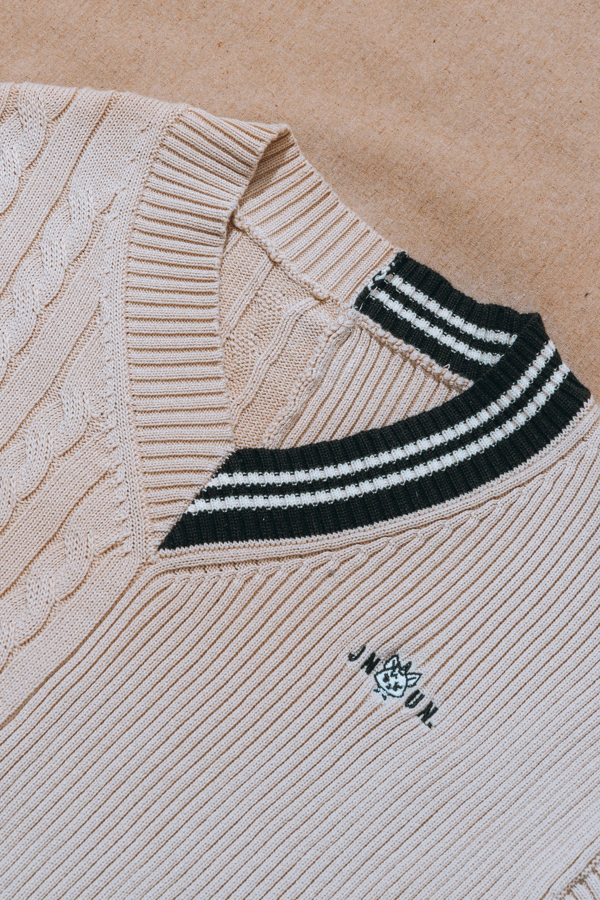 JNUN KNIT SWEATER VEST