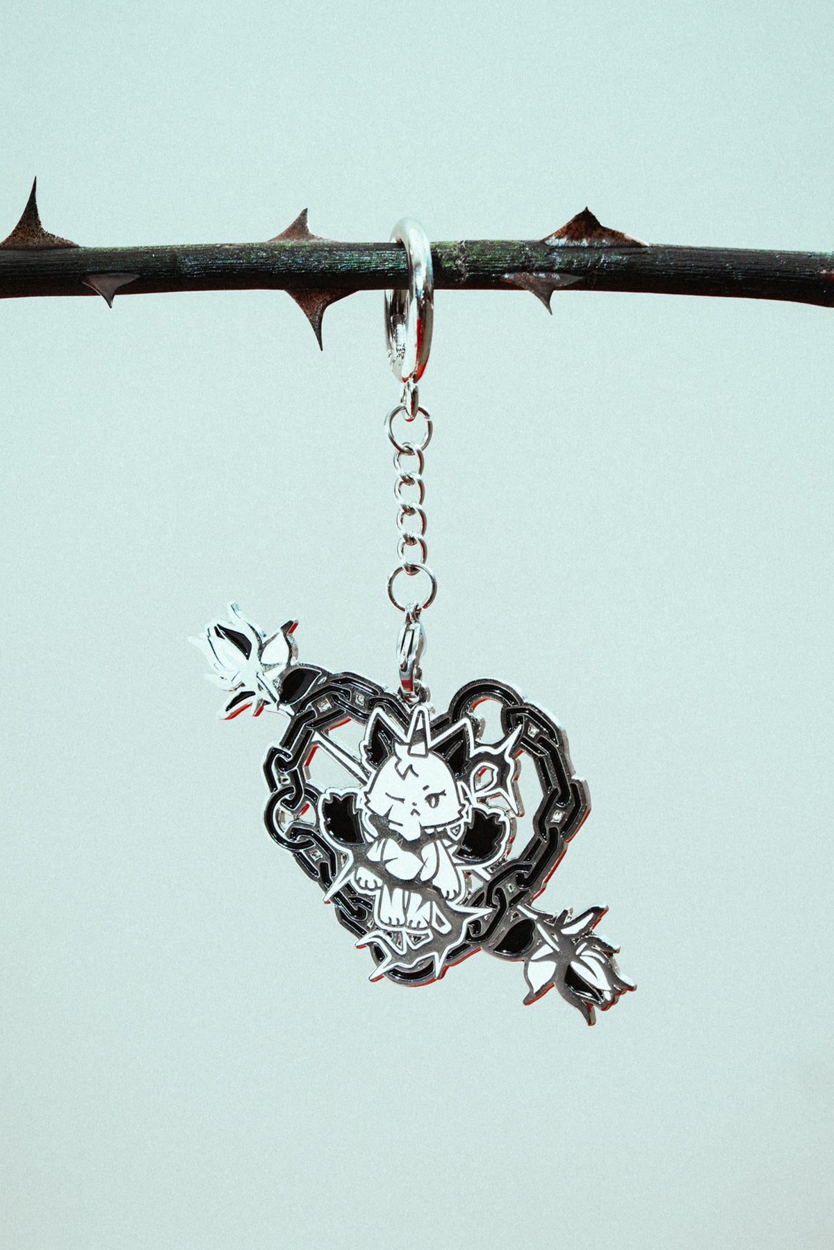 <Tied Thorns Nunu>  KEYCHAIN & NECKLACE SET