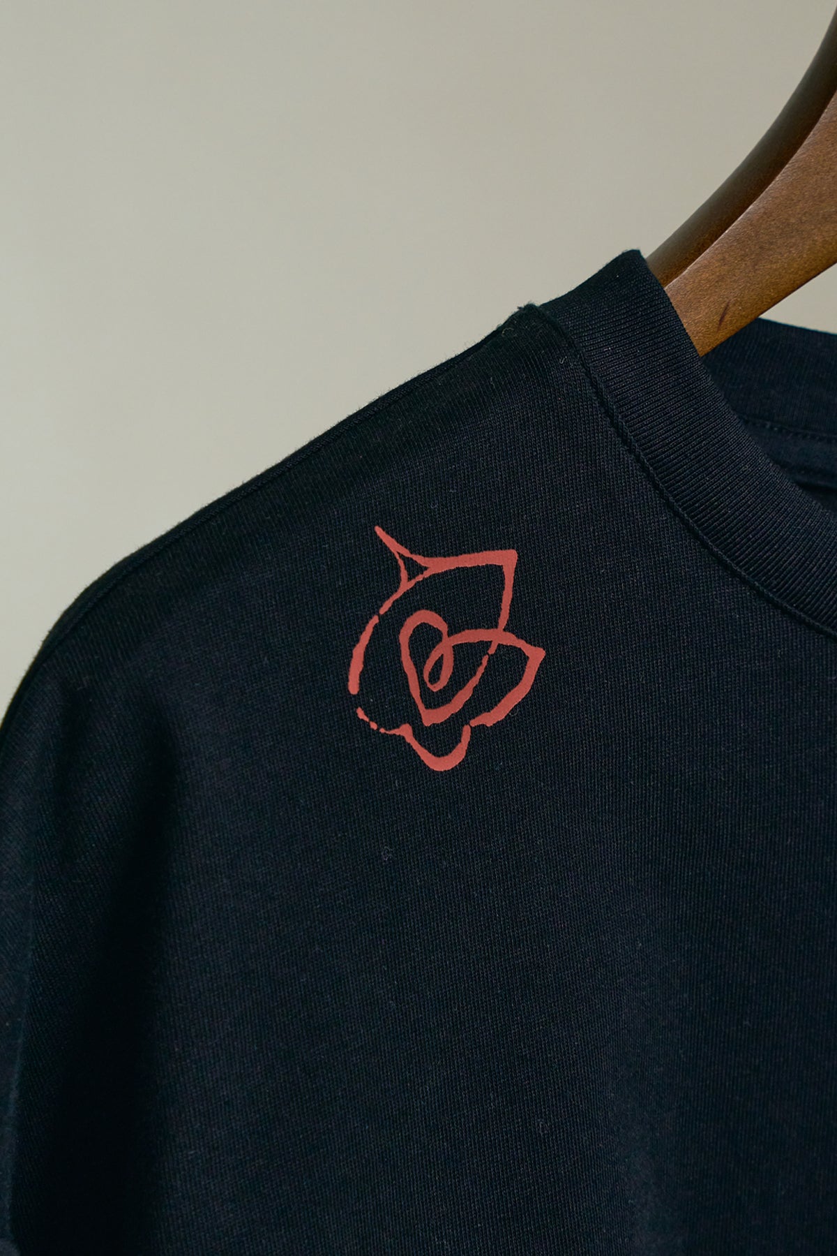 JNUN ROSE CROP TEE(Pre-Order)