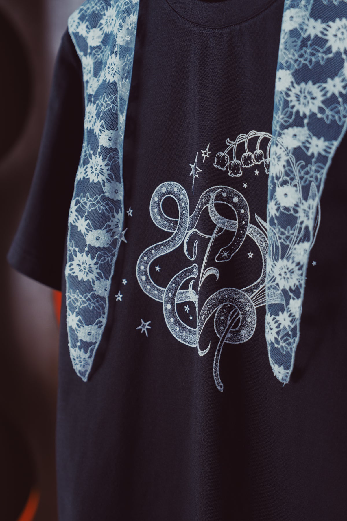 SERPENT LACE SCARF TEE (Pre-order)
