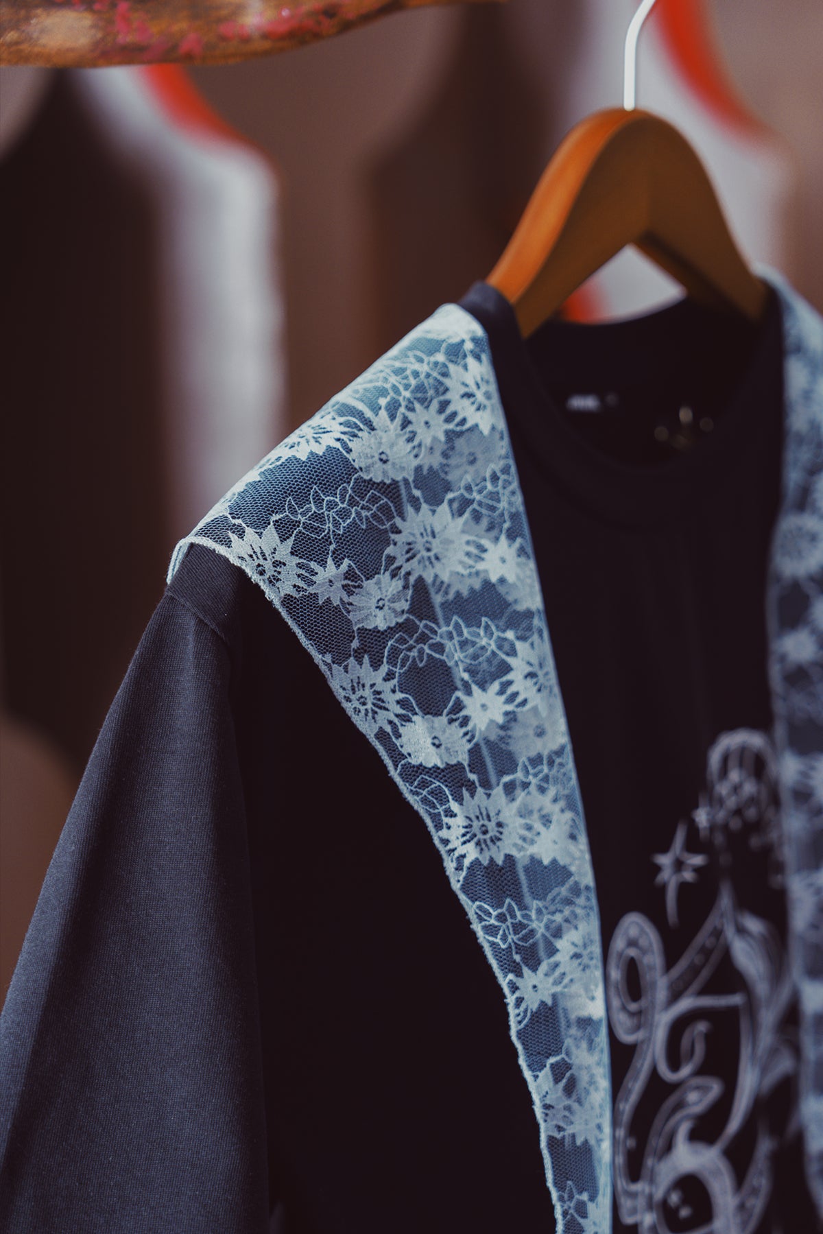 SERPENT LACE SCARF TEE (Pre-order)