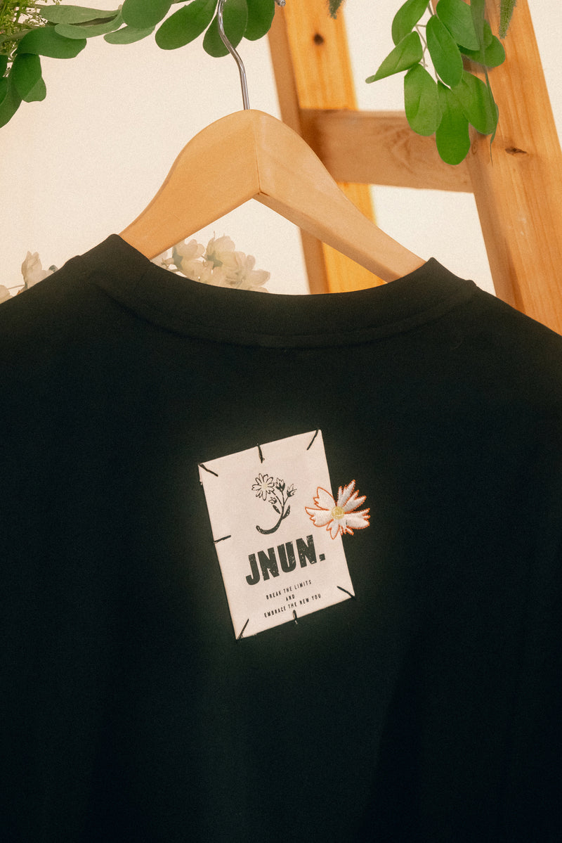 JNUN Floral Embroidery Tee
