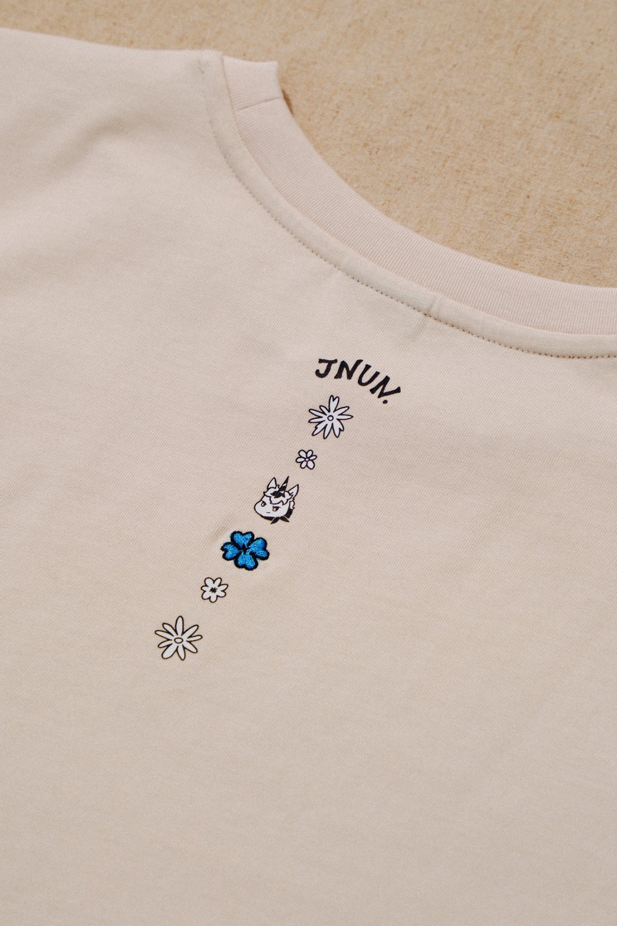 JNUN RELAXED FIT GRAPHIC TEE