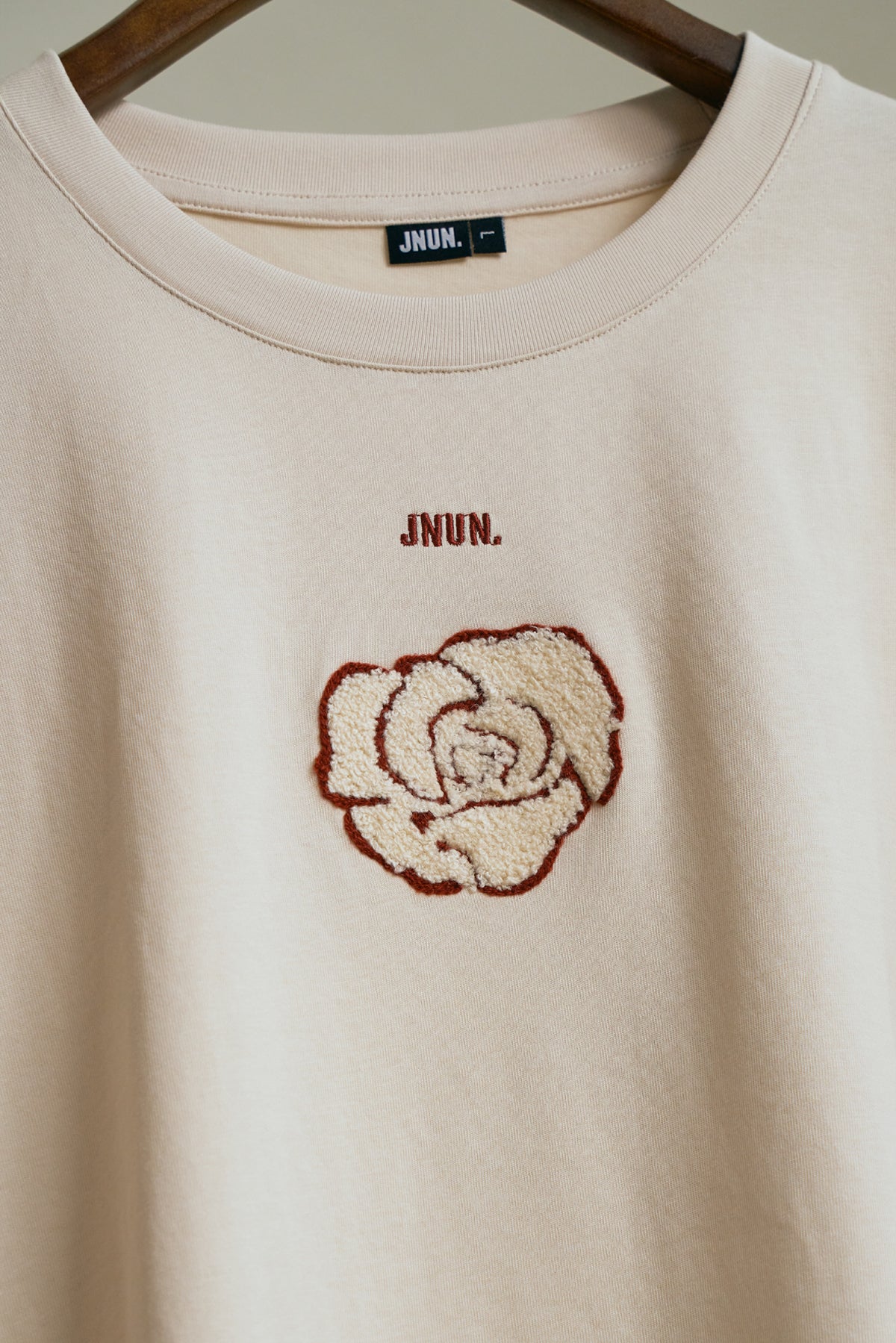 BLOOMING ROSE TEE(Pre-Order)