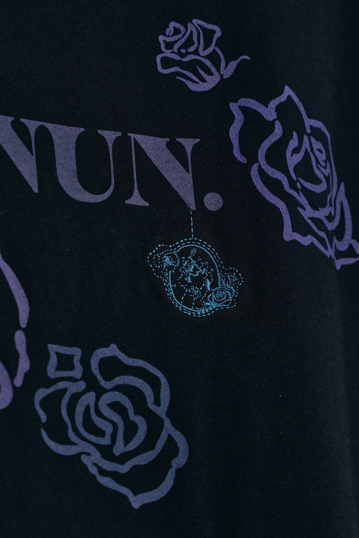 BLOOMING ROSE TEE(Pre-Order)