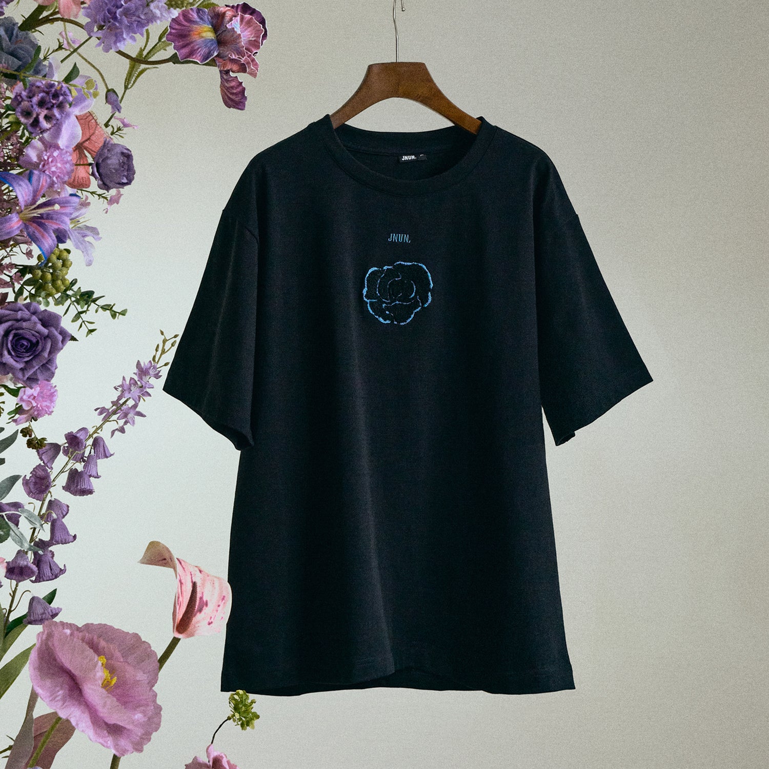 BLOOMING ROSE TEE(Pre-Order)
