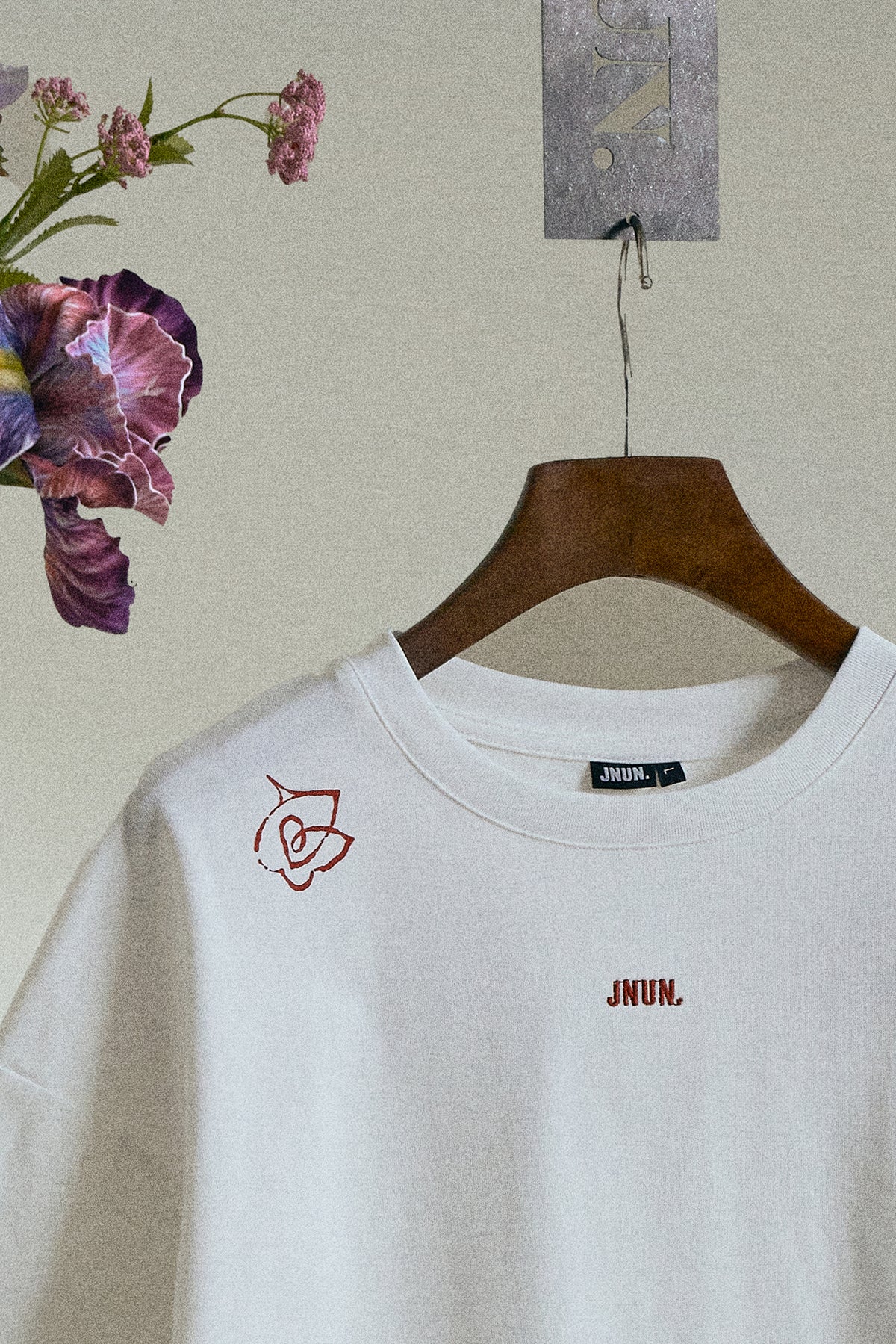 JNUN ROSE CROP TEE(Pre-Order)