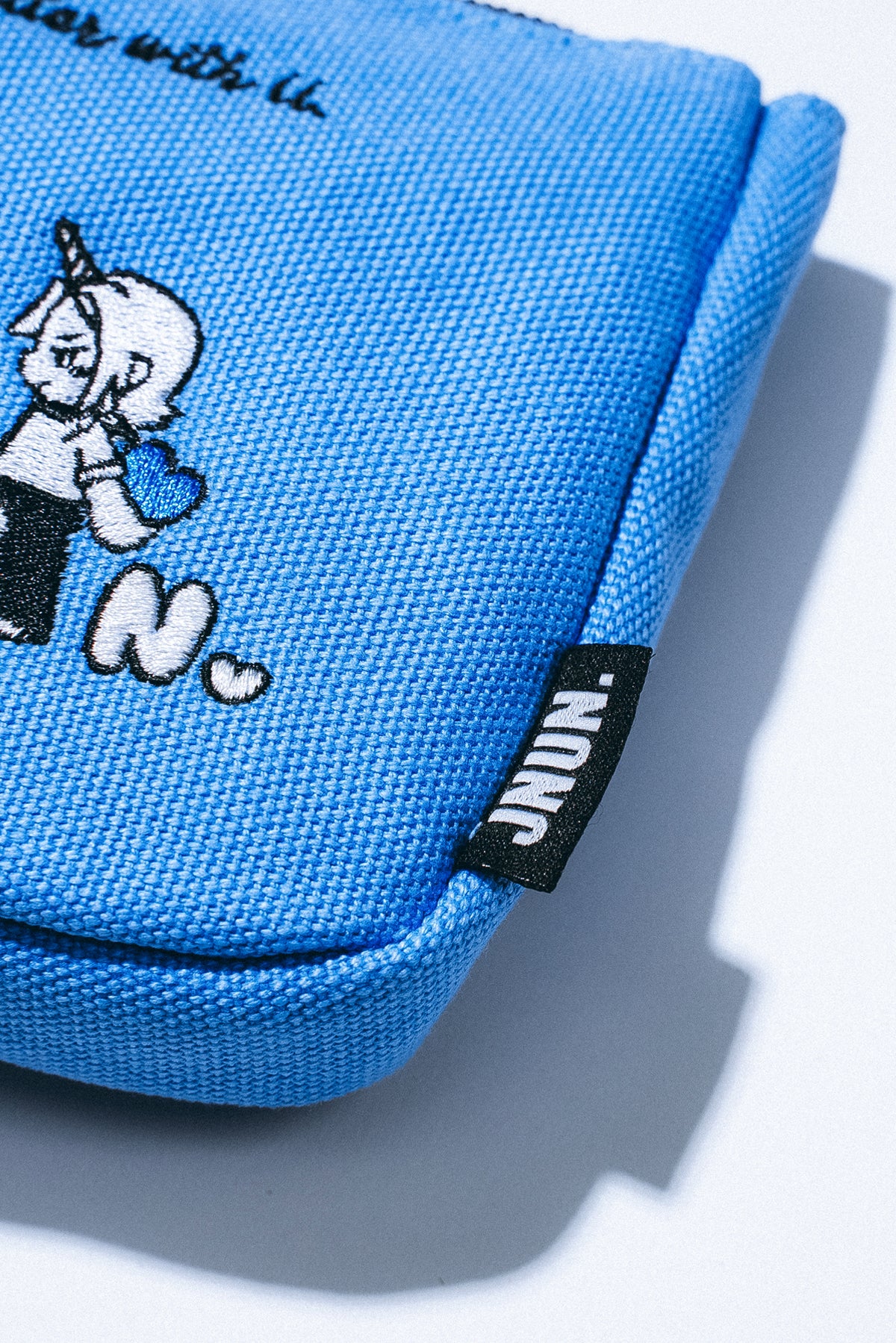 WHITE DAY MINI ZIP POUCH （Pre-order）