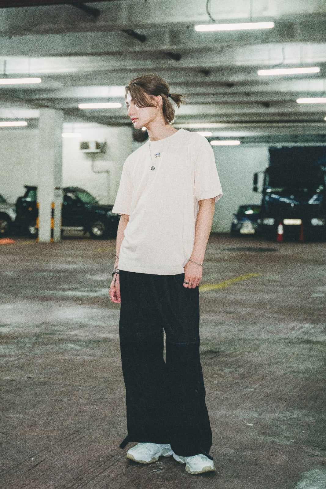 JNUN Relaxed Fit Graphic Tee