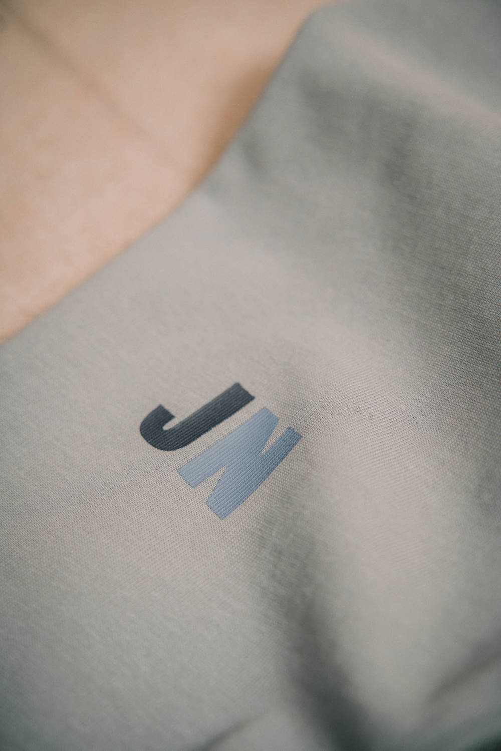 JNUN Long-Sleeve Raw Edges Tee